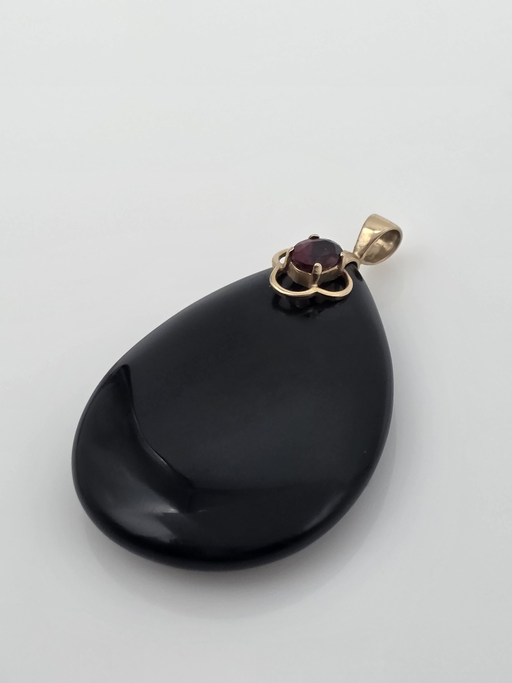 Black Onyx Teardrop Pendant with Garnet Accent 14k Yellow Gold